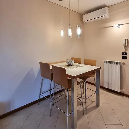 شقة Shanti's Apartment-by Goccia Di Lago